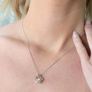 Collar con colgante de corona